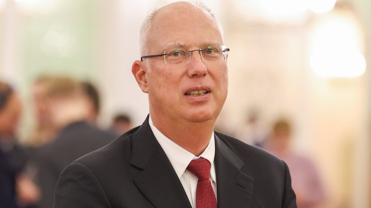 Putinův emisar byl na americkém velvyslanectví v Paříži, když jednala koalice ochotných